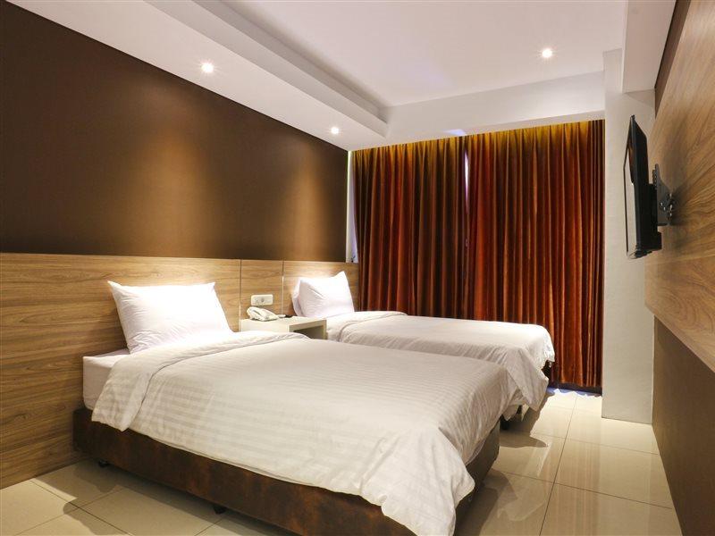 Kampioen Bed & Breakfast Bandung Esterno foto