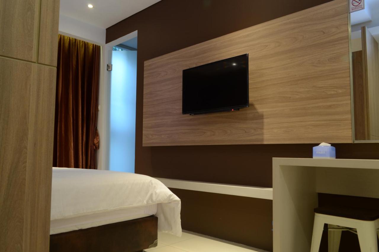 Kampioen Bed & Breakfast Bandung Esterno foto
