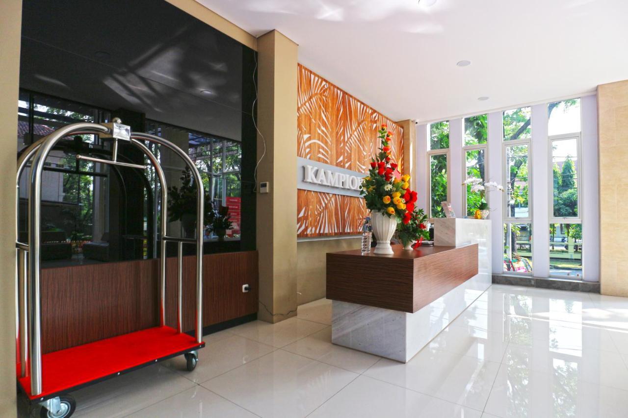 Kampioen Bed & Breakfast Bandung Esterno foto