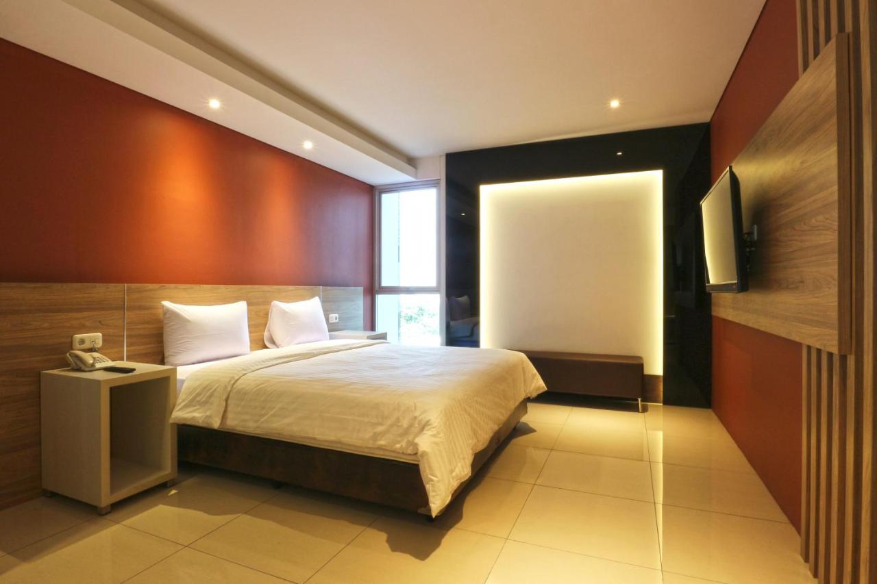 Kampioen Bed & Breakfast Bandung Esterno foto