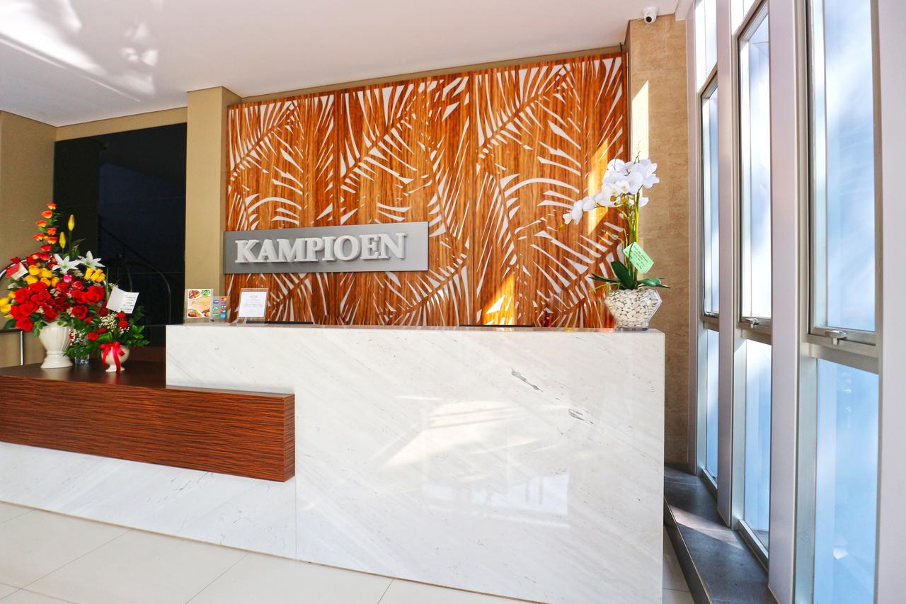 Kampioen Bed & Breakfast Bandung Esterno foto