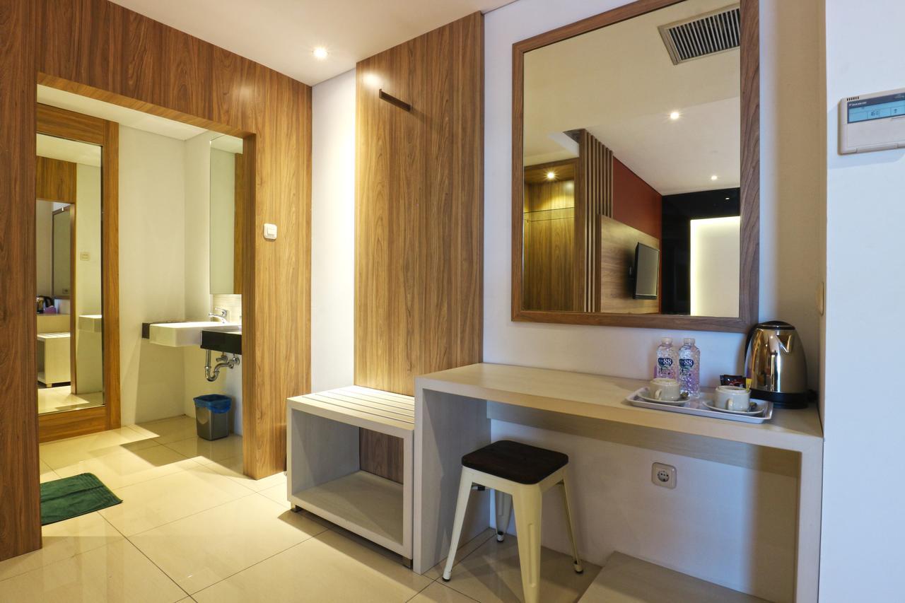 Kampioen Bed & Breakfast Bandung Esterno foto