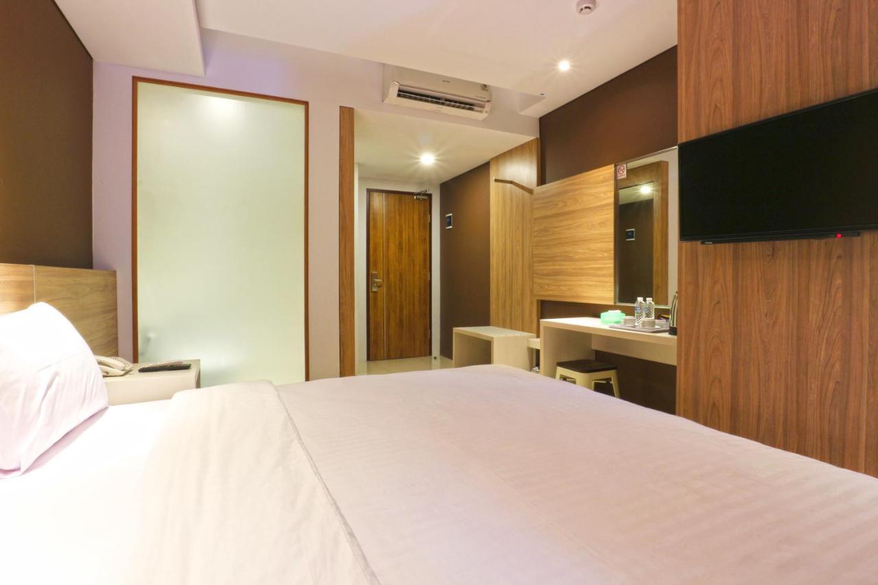 Kampioen Bed & Breakfast Bandung Esterno foto