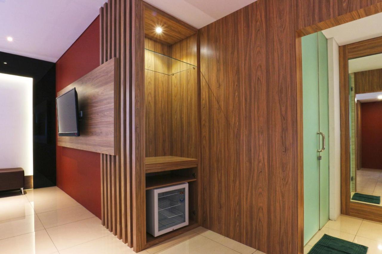 Kampioen Bed & Breakfast Bandung Esterno foto
