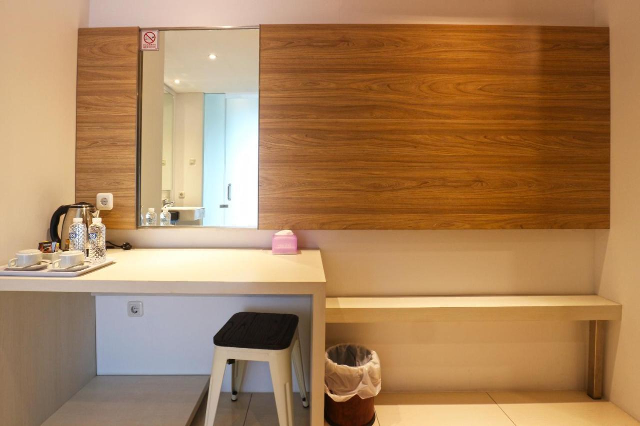Kampioen Bed & Breakfast Bandung Esterno foto